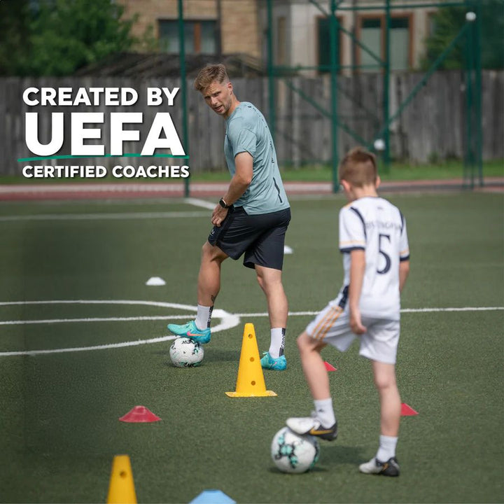 Speler traint balcontrole met de voetbal trainingsmat Pro, perfect voor thuis skills.