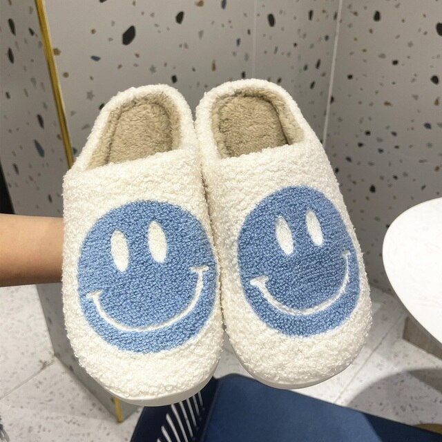 Gezellige warme dames smiley slippers, een perfect cadeau voor vrolijke voeten. Ultiem comfort.