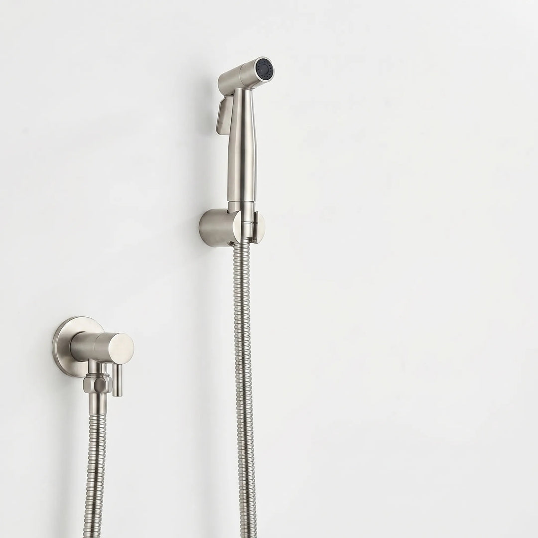 Moderne design bidet sproeier voor wandmontage, verbetert de hygiëne en voegt een stijlvolle touch toe aan uw badkamer.