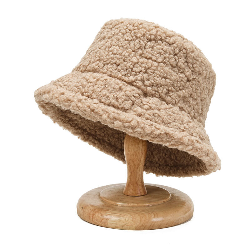 Dameshoed 'Venus Teddy' in vissersmodel, heerlijk warm en zacht voor de winter.