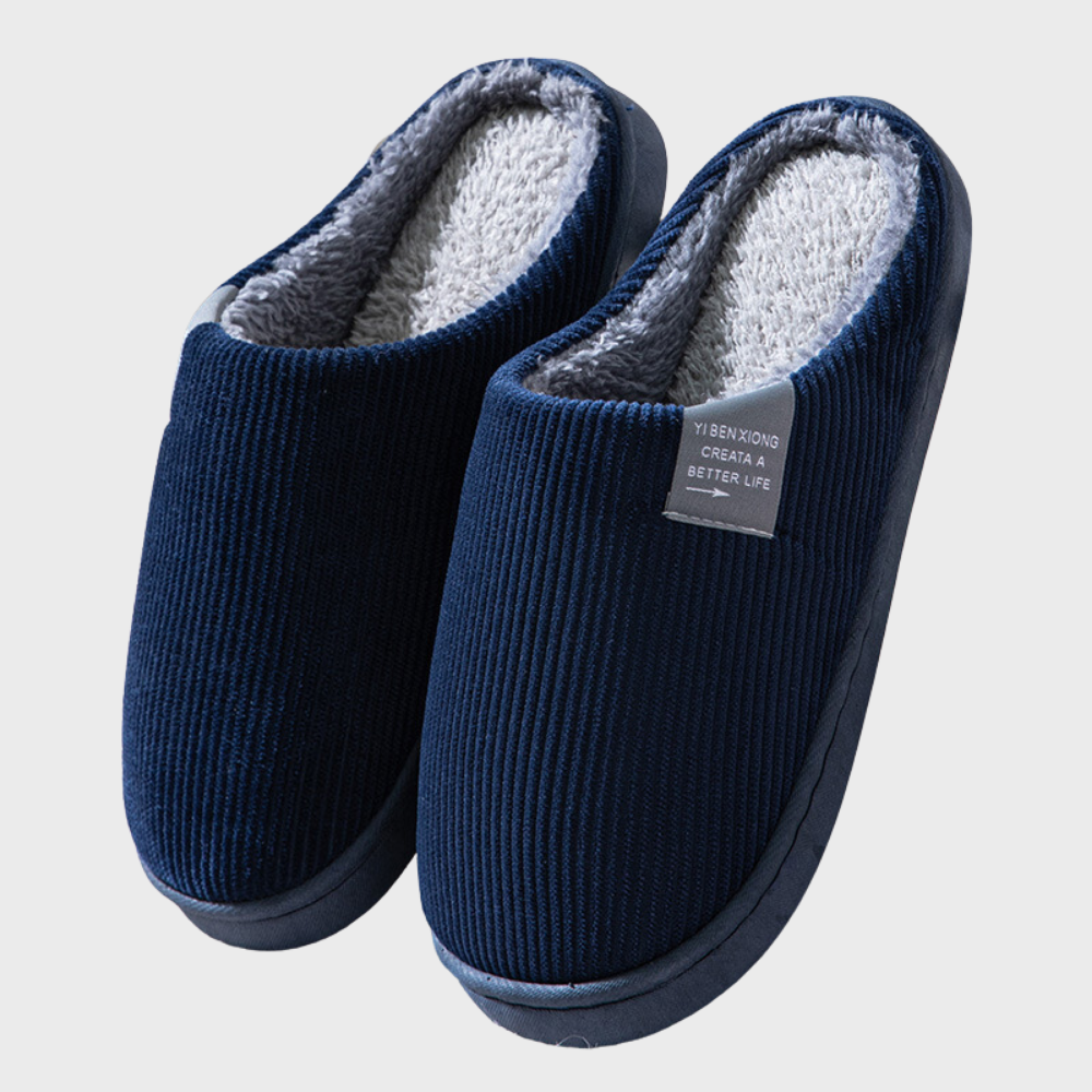 Zachte unisex sloffen in neutrale kleur, perfect voor binnen en ontspanning.