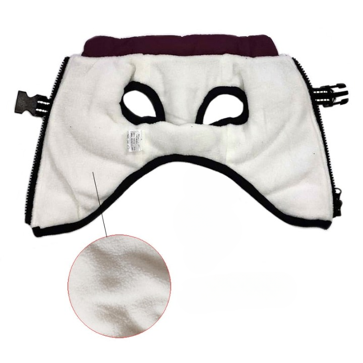 Duurzame honden winterjas met reflecterend harnas, waterdicht en warm, perfect voor actieve honden buiten.