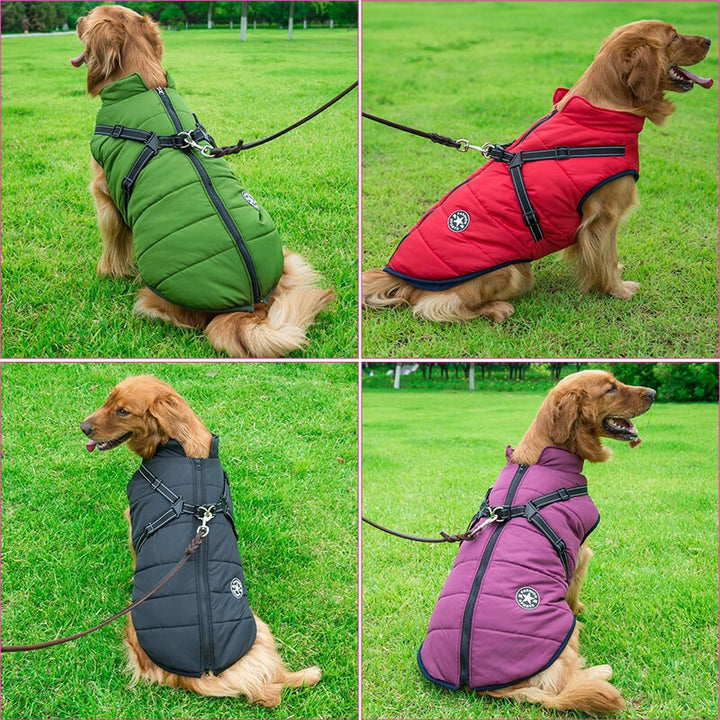 Alles-in-één hondenkleding: warme, waterdichte hondenjas en reflecterend harnas. Ideaal voor koude dagen.