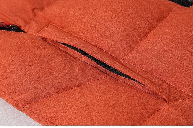 Legergroene heren ski-jas biedt optimale winddichte bescherming en thermische warmte.