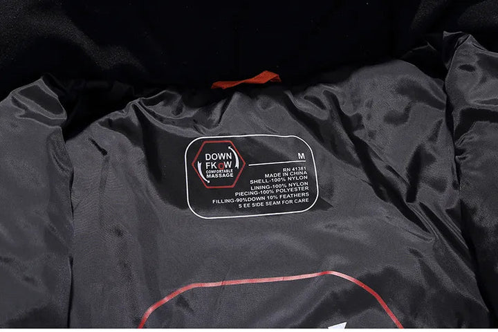 Comfortabele blauwe heren wintersportjas. Thermisch warm en winddicht voor lange dagen buiten.