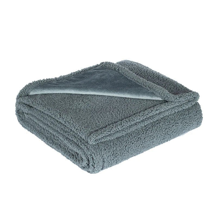 Waterdichte beschermdeken voor bed en interieur, ideaal tegen vocht en vlekken. Comfortabel en duurzaam.
