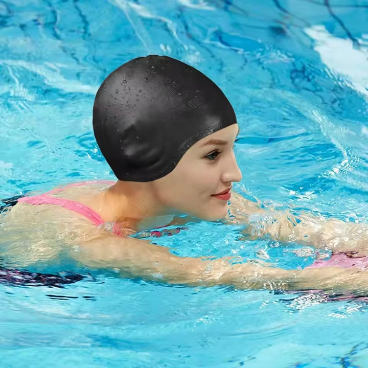 Waterdichte en comfortabele zwemcap met oorbescherming voor volwassenen. Ideaal voor lang haar tijdens het zwemmen.