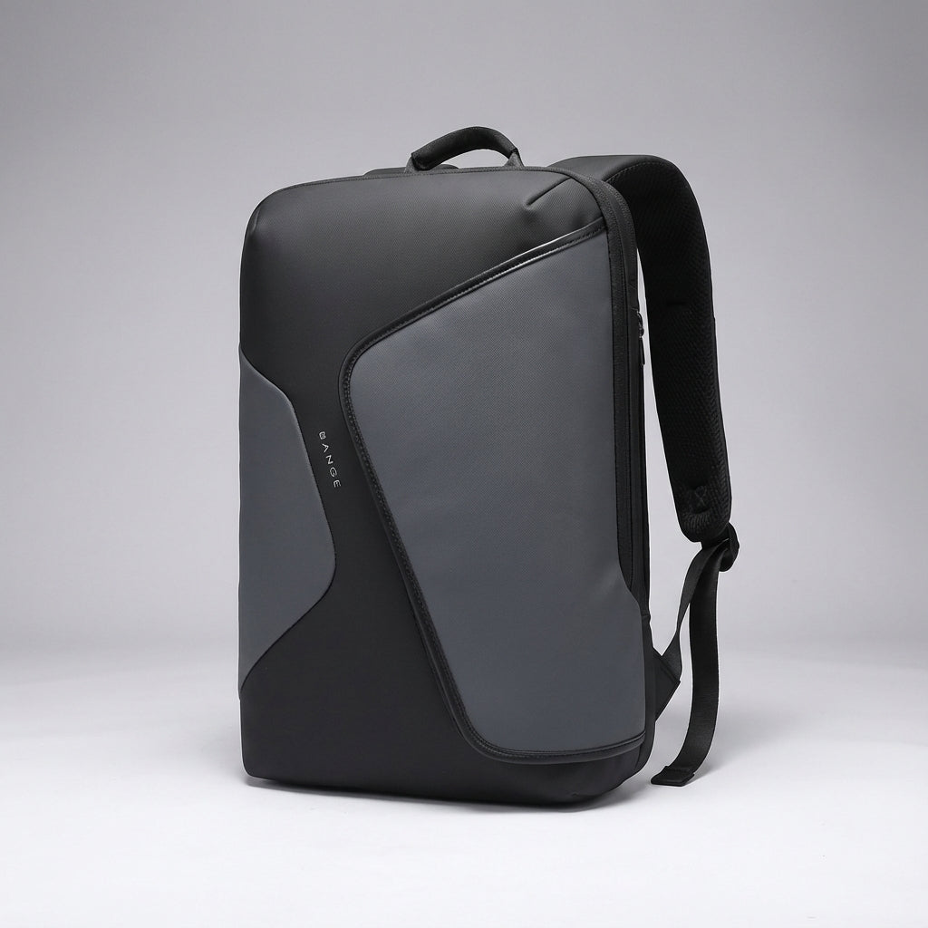Binnenkant van FluxPack zakelijke rugzak met georganiseerde vakken, inclusief veilig laptopcompartiment.