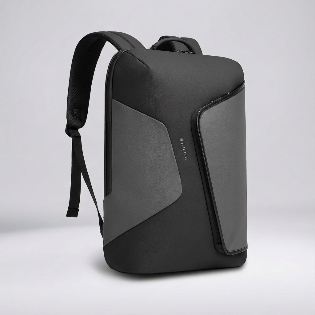 FluxPack zakelijke rugzak van duurzaam, waterdicht materiaal, ideaal voor laptop en documenten.