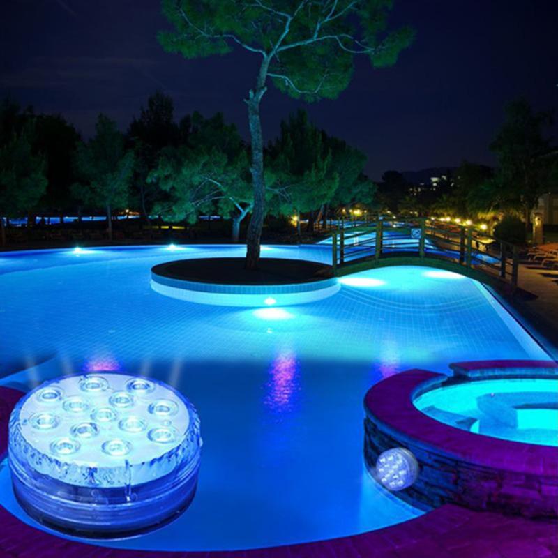Waterdichte LED vijverlamp, bedienbaar met afstandsbediening. Voor betoverende kleurrijke sfeerverlichting buiten.