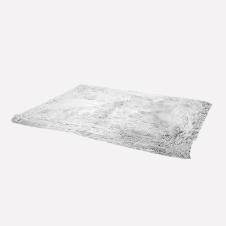 Comfortabele mistgrijs XL huisdierdeken, waterdicht voor honden & katten. Zacht nepbont, wasbaar, duurzaam.