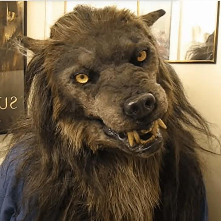 Realistisch weerwolfmasker met beweegbare oren en gloeiende ogen, perfect voor elk kostuum of cosplay.