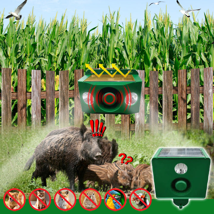 WildGuard dierenverjager met zonne-energie paneel, beschermt diervriendelijk tuin en erf.