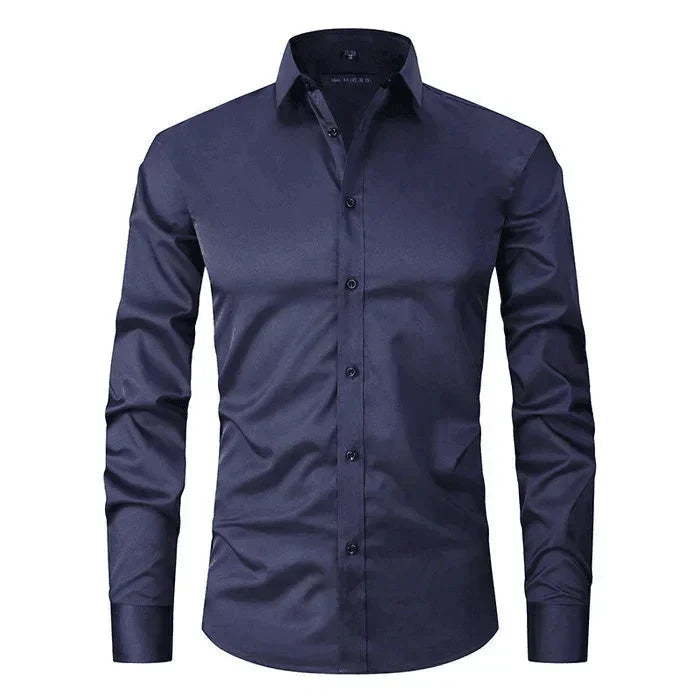 Getailleerd heren overhemd met lange mouwen, slim fit pasvorm benadrukt de lichaamsvorm. Comfortabel en stijlvol.