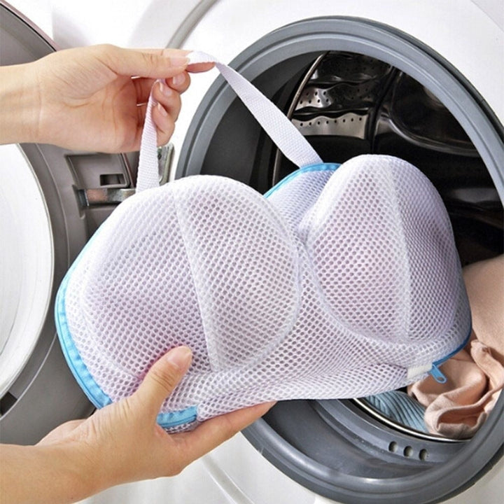Lingerie bescherming: BH wasmachinezak met rits, speciaal voor bh's en delicate kleding in de was.