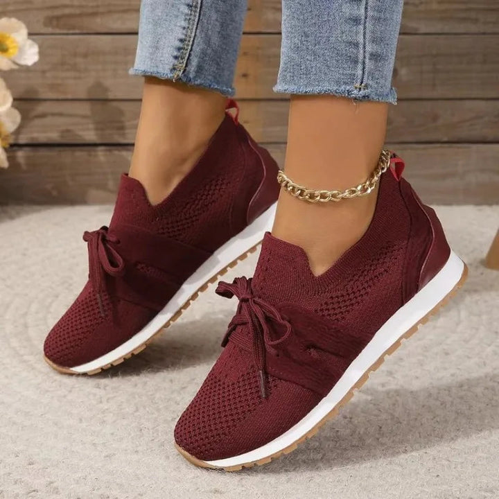 Witte dames orthopedische instap sneakers voor optimaal comfort en voetondersteuning.