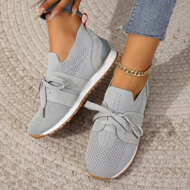 Modieuze casual slip-on sneakers voor dames, perfect voor een trendy en comfortabele look.