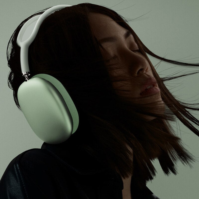 Witte draadloze over-ear hoofdtelefoon, unisex design voor comfortabel luisteren naar muziek & bellen.
