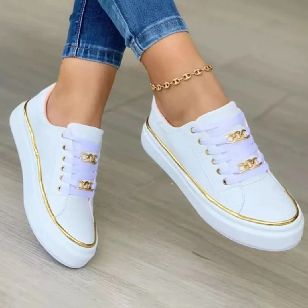 Witte elegante dames casual sneakers met gouden accenten, perfect voor comfort en stijl elke dag.