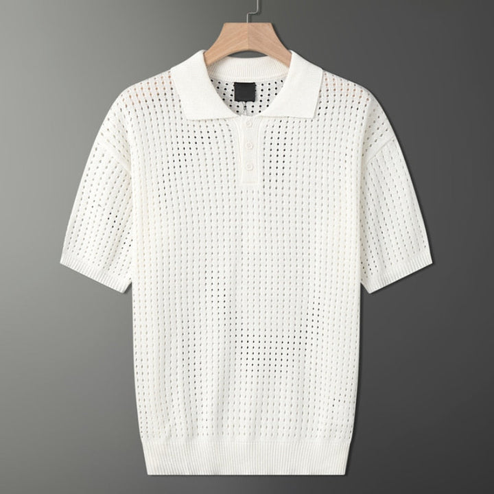 Slim fit witte herenpolo Daan. Luchtig, casual en stijlvol met fijne structuur. Perfect voor zomerse dagen.