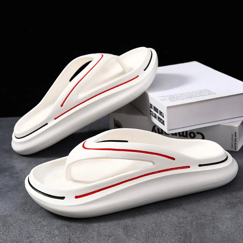Comfortabele witte Jureo badslippers, waterproof & sneldrogend, perfect voor dames en heren bij het zwembad.
