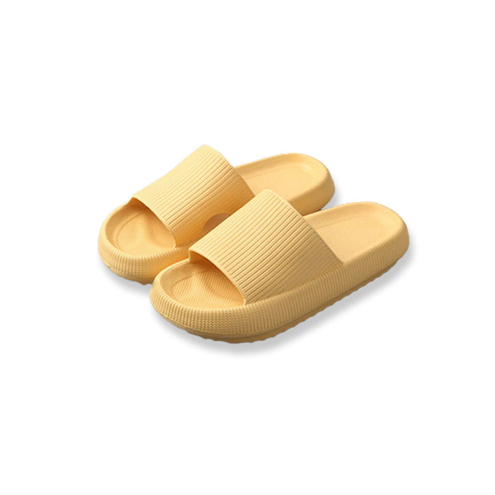Dempende en antislip Wolken Slippers™ voor zowel dames als heren. Geniet van ultiem comfort, thuis of in de badkamer.