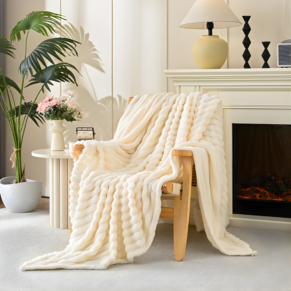 Zacht dubbelzijdig nep bont deken. Warm pluche plaid voor ultiem comfort in woon- of slaapkamer. Machinewasbaar.