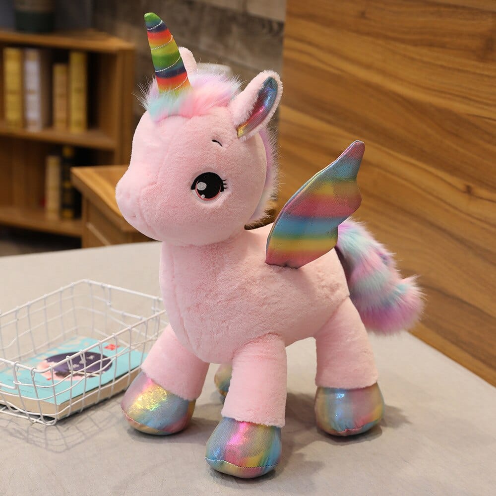 Betoverend eenhoorn pluche kussen, ideaal als decoratie en fantasievol cadeau voor meisjes' kinderkamer.