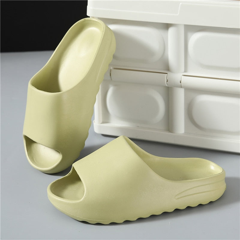 Zachte dames comfort slippers, stijlvolle cloud slides perfect voor thuis, strand of zomerse dagen. Ultiem comfort.