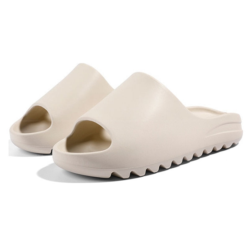 Wolkenzachte dames slippers, bieden schokabsorberend comfort en ontspanning na een lange dag. Flexibel design.