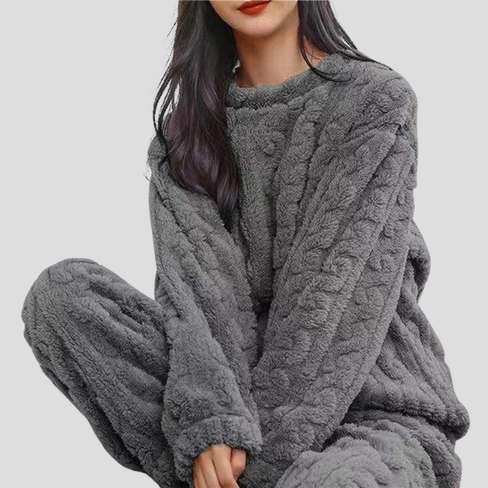 Comfortabele fleece pyjamaset voor dames, met lange mouwen top en broek, ideaal als nachtkleding.