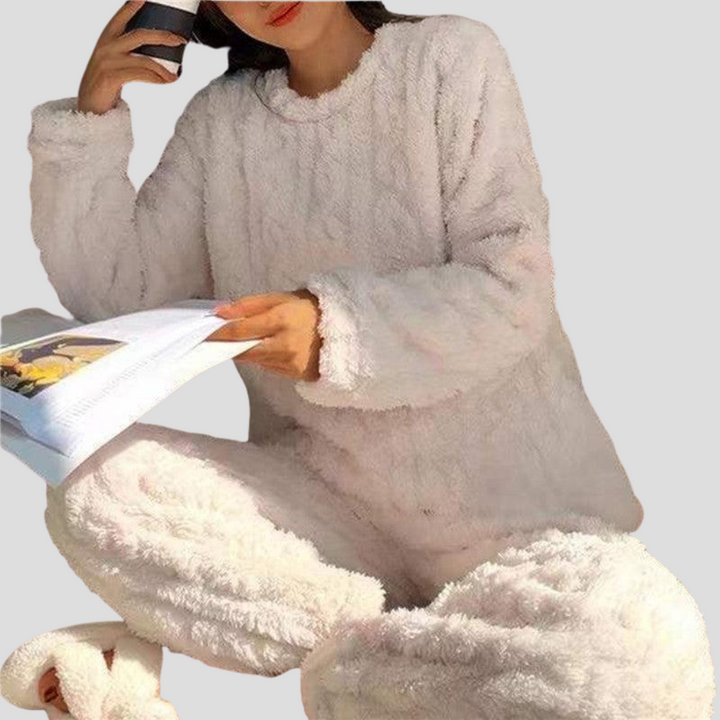 Luxe zachte fleece loungewear set voor vrouwen, warm en comfortabel als nachtkleding in herfst/winter.