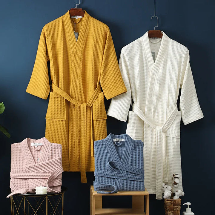 Ademende unisex badjas van puur katoen, perfect als nachtkleding of na het douchen.