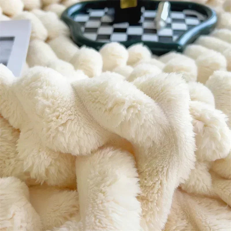 Grote pluche Maxi deken LuxuraWrap, voor extra warmte en knusse luxe in huis.
