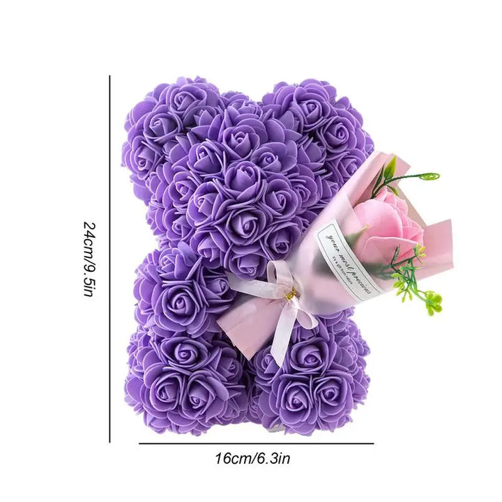 Verjaardagscadeau: pluche teddybeer knuffel met elegante bloem, een hartverwarmend geschenk.