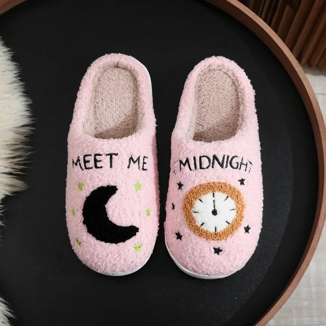 Detail van zachte stof van Swiftie Serenity dames slippers, voor cosy en warme voeten.