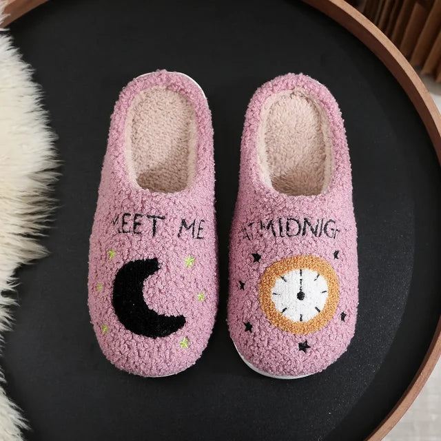 Pluche Swiftie Serenity dames slippers, zacht en cosy, ideaal als voetenwarmers binnenshuis.