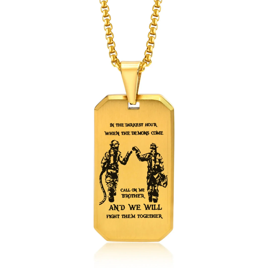 Een uniek heren sieraad: gepersonaliseerde dog tag ketting, perfect voor een betekenisvol cadeau en accessoire.