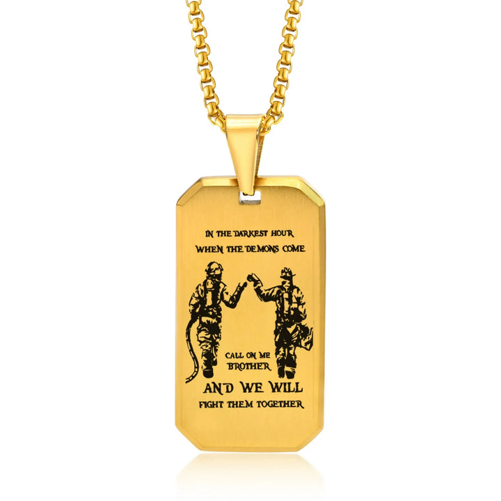 Een uniek heren sieraad: gepersonaliseerde dog tag ketting, perfect voor een betekenisvol cadeau en accessoire.