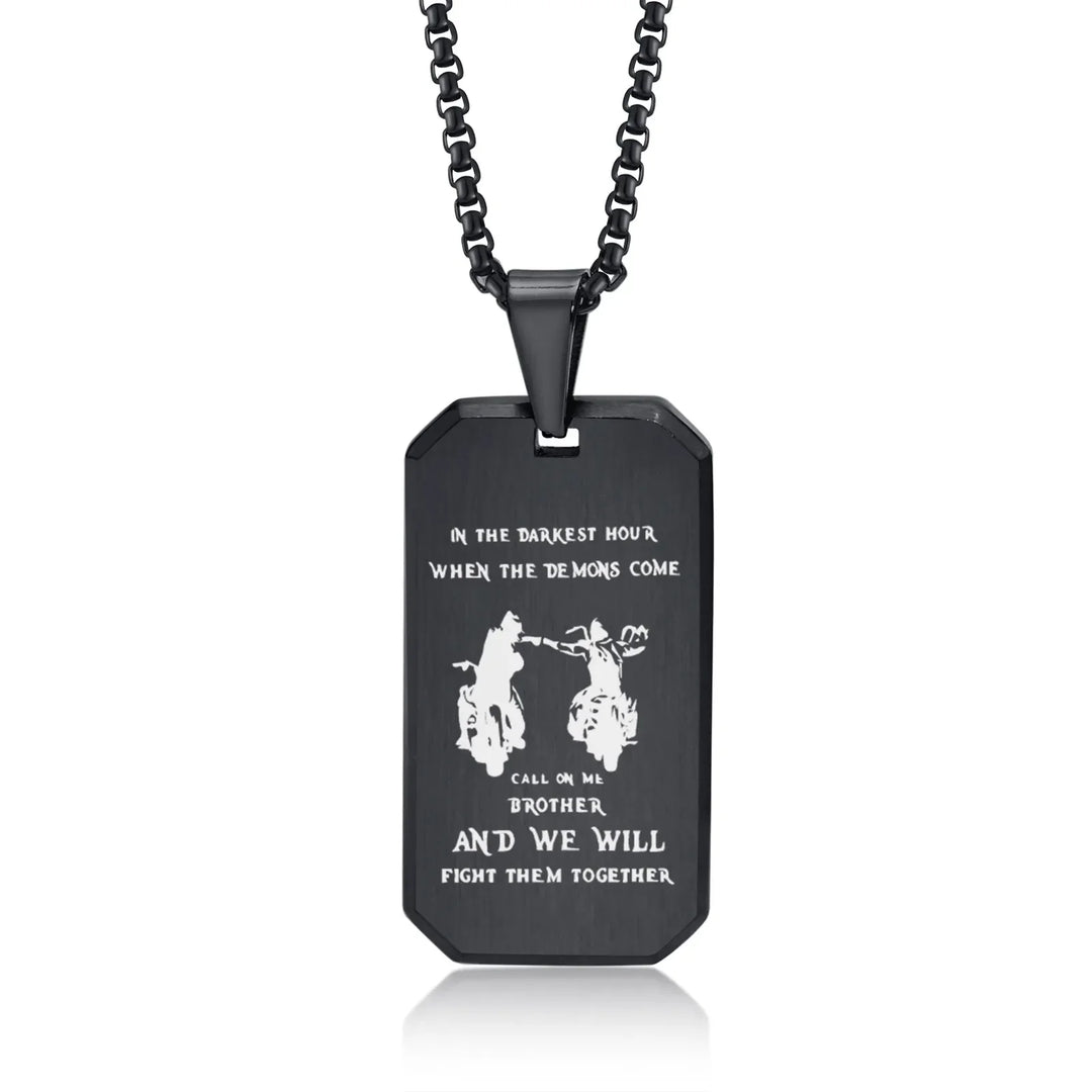 Glanzende heren dog tag ketting met ruimte voor personalisatie, een betekenisvol geschenk en sieraad.