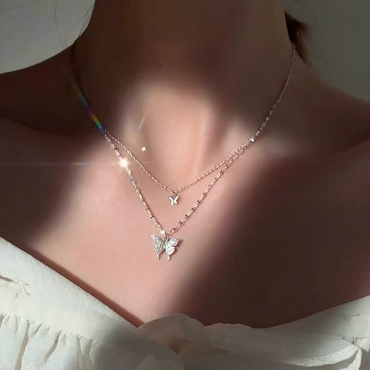 Elegante ButterflyChain™ dames ketting met unieke zilveren vlinder, ideaal cadeau.