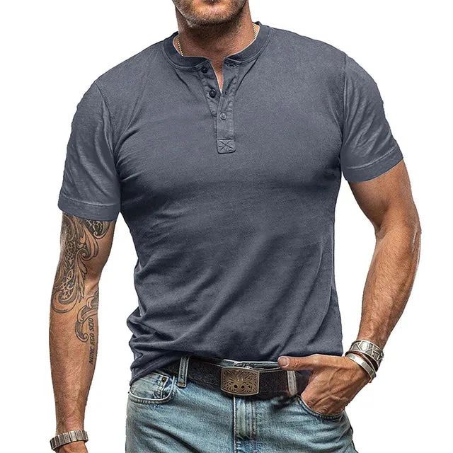 Casual heren henley T-shirt met knoopsluiting en korte mouwen, ideaal voor de zomer.