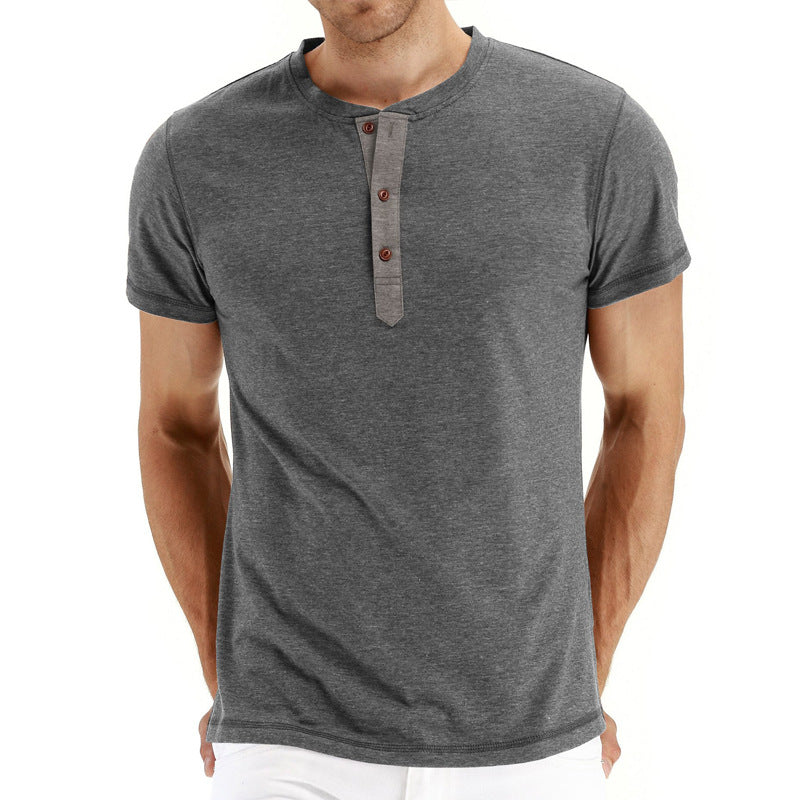 Zomers heren t-shirt Finn van ademend katoen, met drieknoopsluiting voor een frisse look.