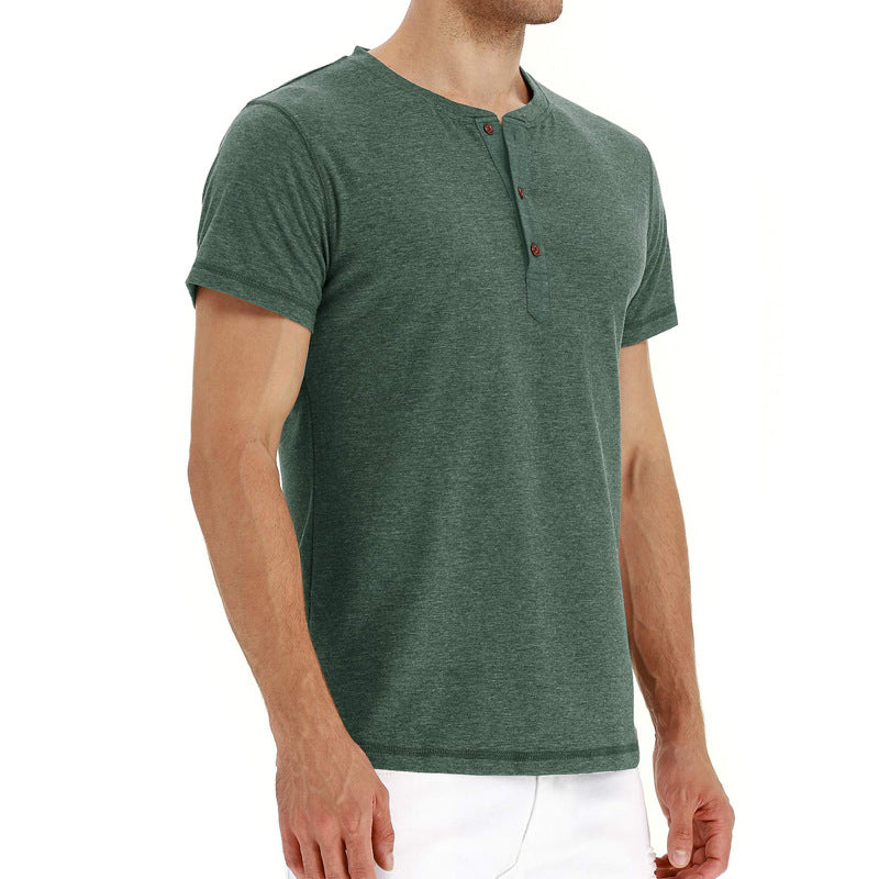 Finn heren t-shirt: zacht katoen, korte mouwen, knoopsluiting. Essentieel voor zomerse herenmode.