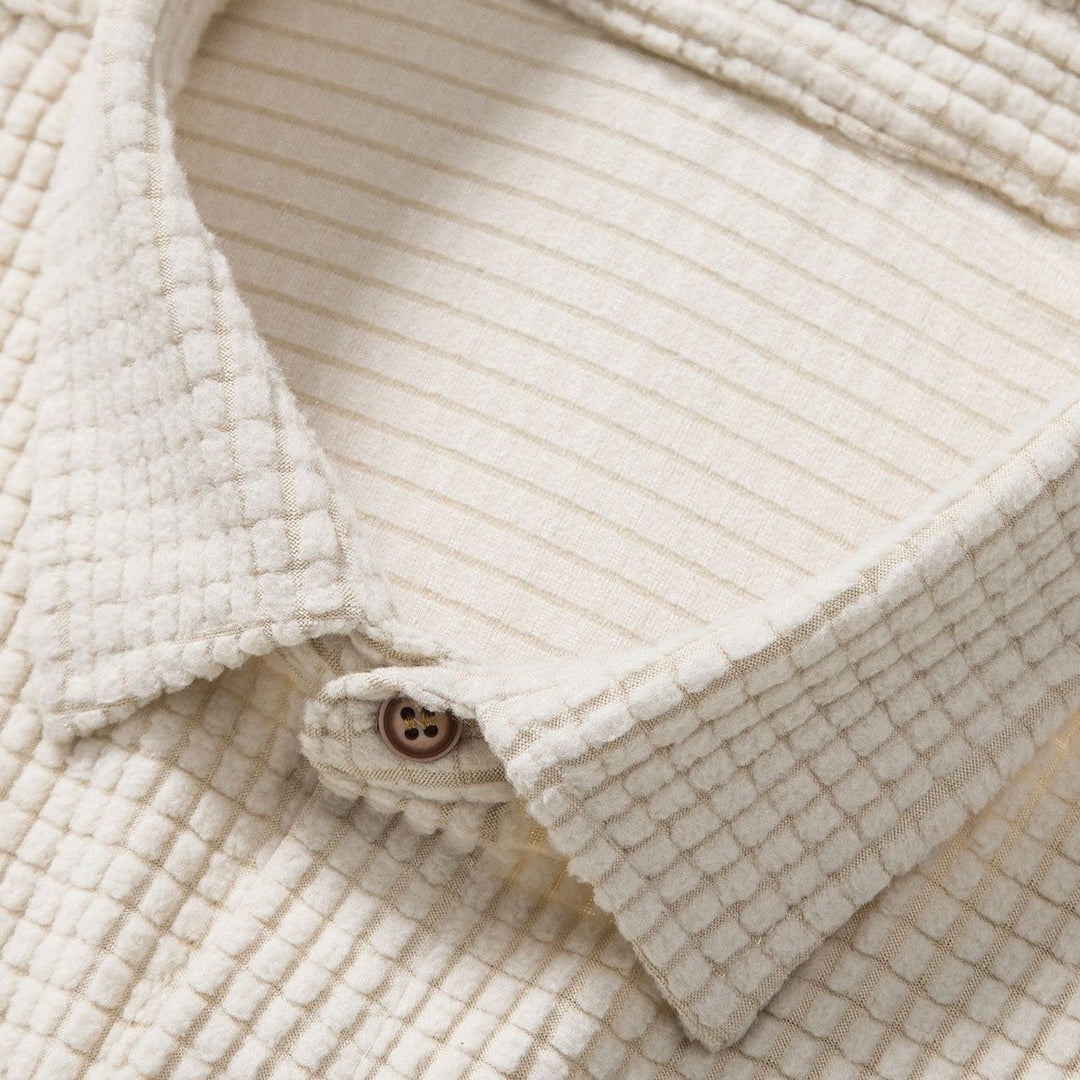 Zomerse heren loungeset 'Lenn' in beige, met wafelstructuur, ademend poloshirt en short voor comfort.