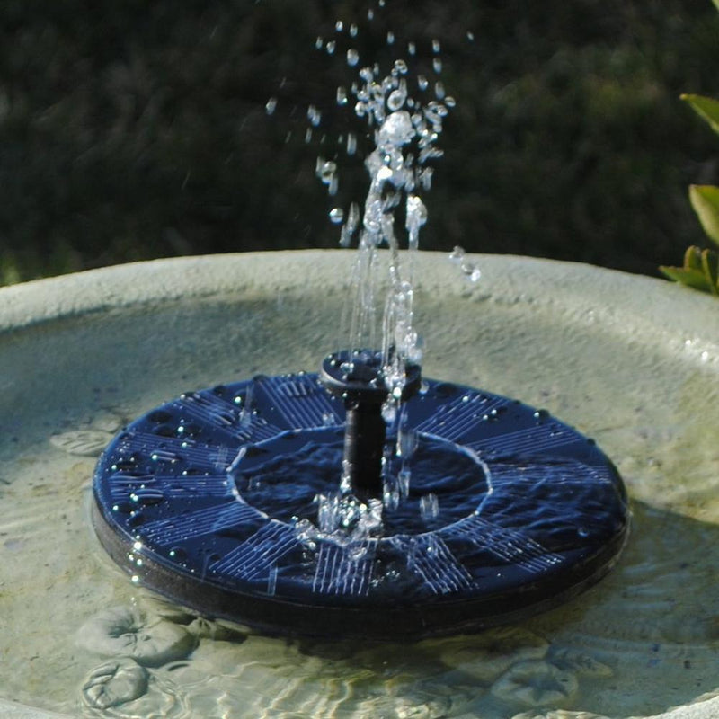 Drijvende zonne-energie fontein voor vijvers en waterbassins, voor rustgevende sfeer.