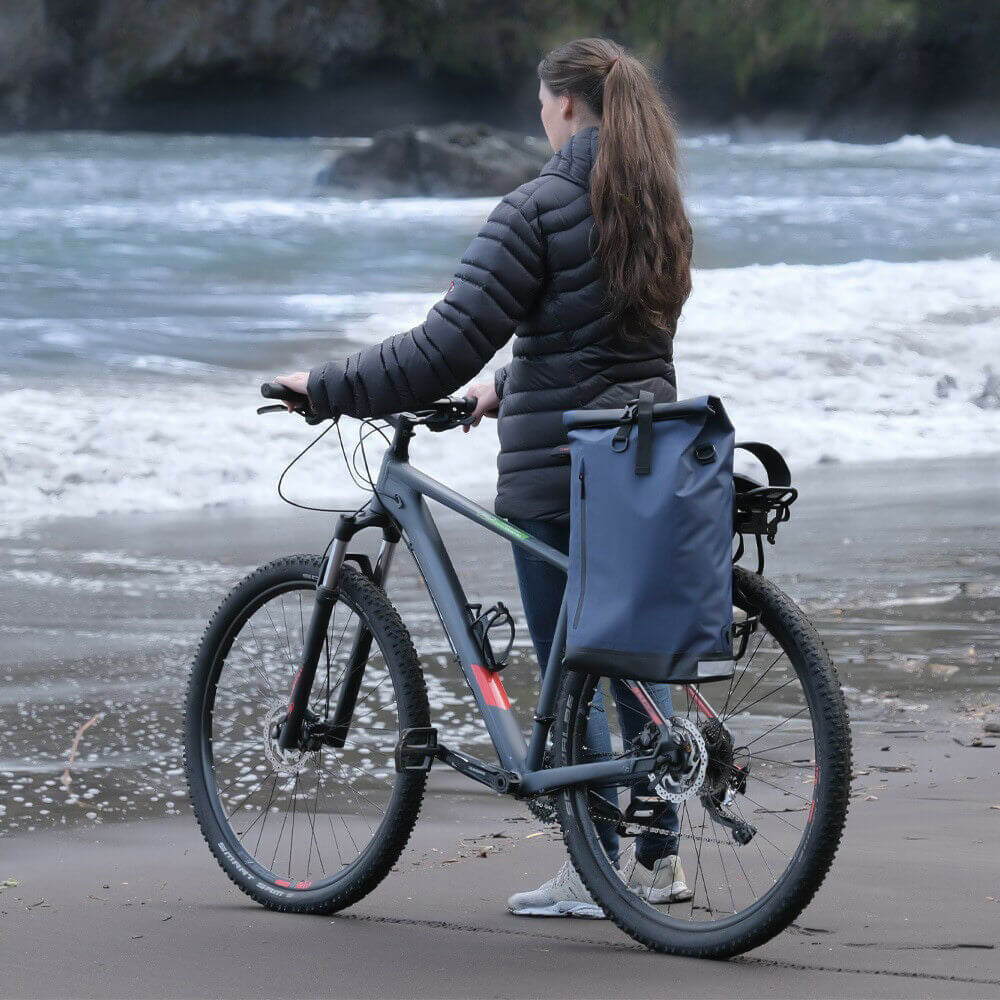 Fietstas MultiBag™ als rugzak gedragen, perfect voor na het fietsen of als dagelijkse tas.