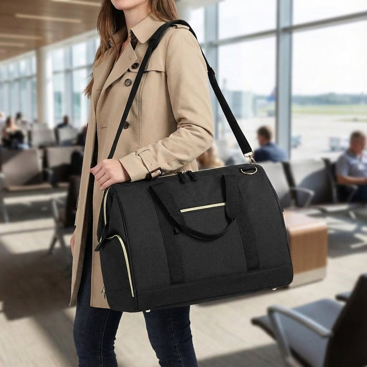 Zwarte 33L Voyagia waterbestendige duffel reistas, ideaal voor korte reizen, sport en weekenduitjes.