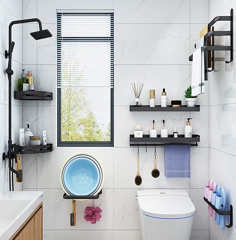Moderne zwarte handdoekhouder met 4 haken, perfect voor handdoeken en accessoires in de badkamer.