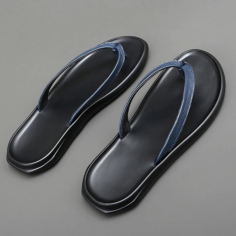 Leren antislip herenslippers 'Dario' in zwart, trendy en duurzaam voor de zomer.